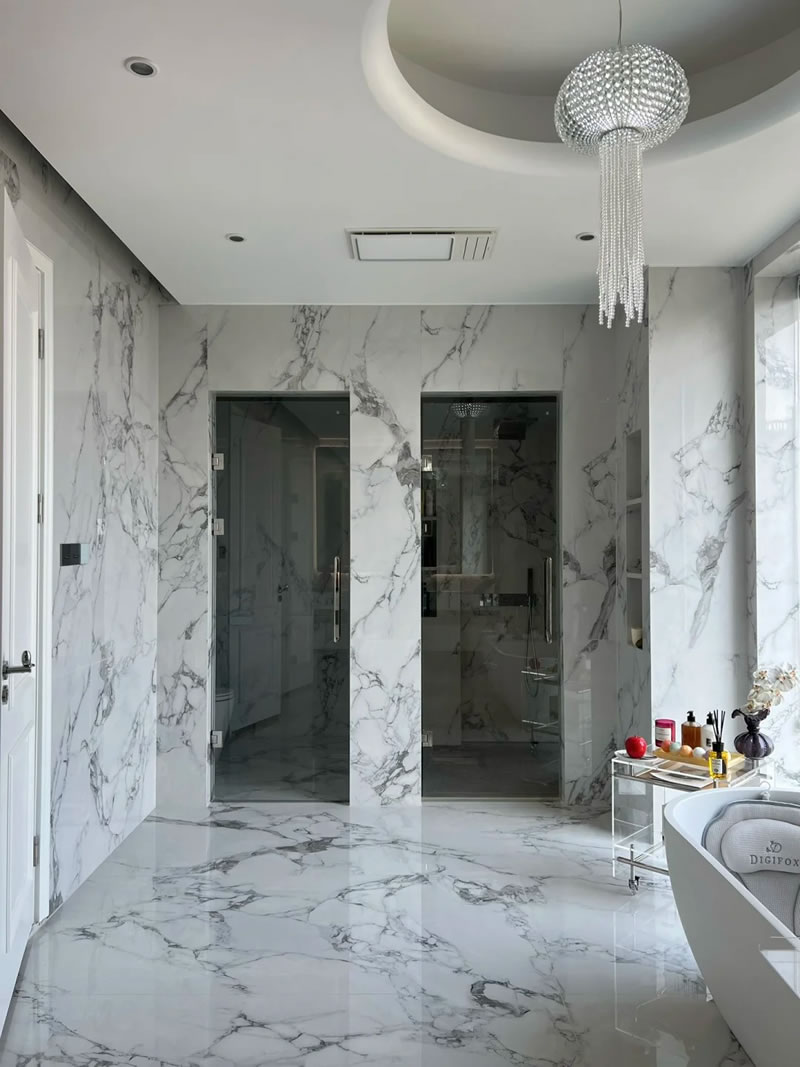 Bathroom stone cladding