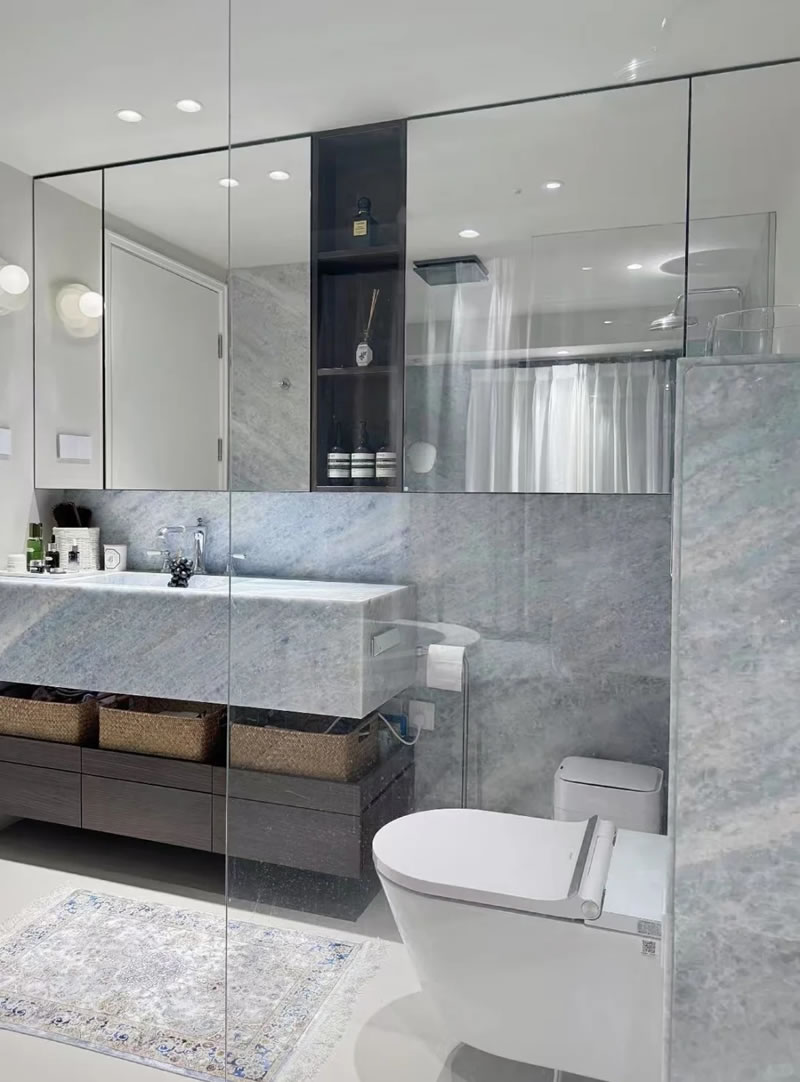 Bathroom stone tiles