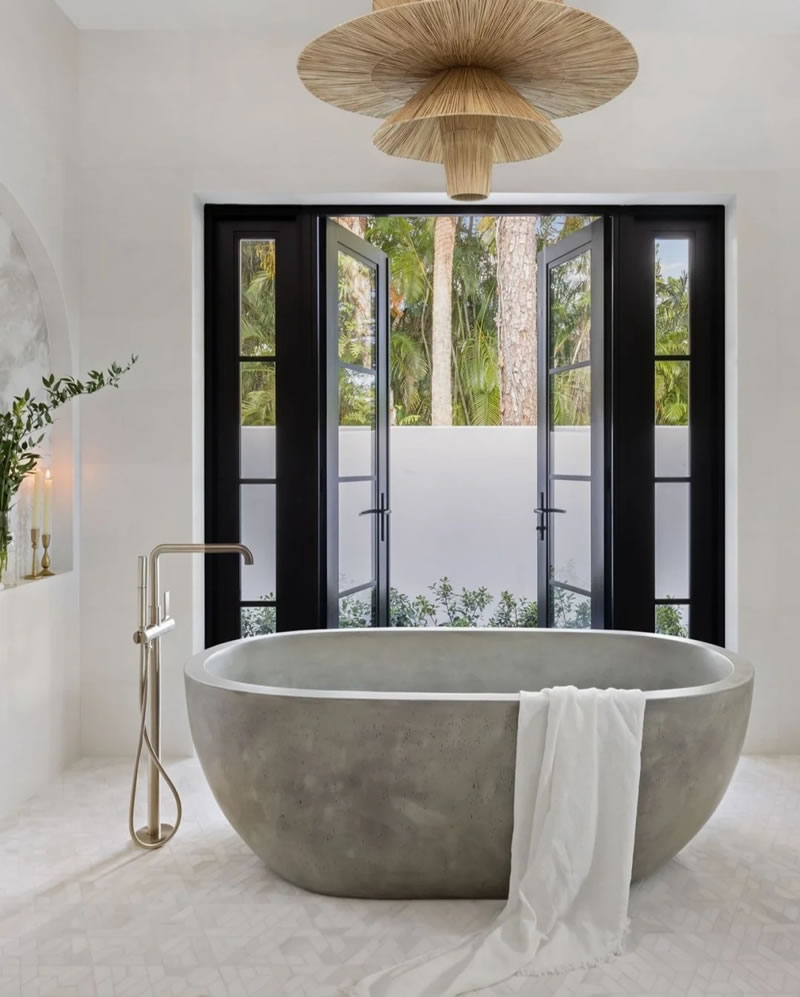 Bathroom stone tiles