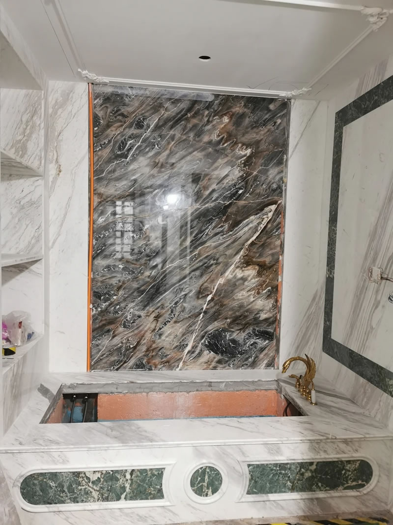Bathroom stone tiles