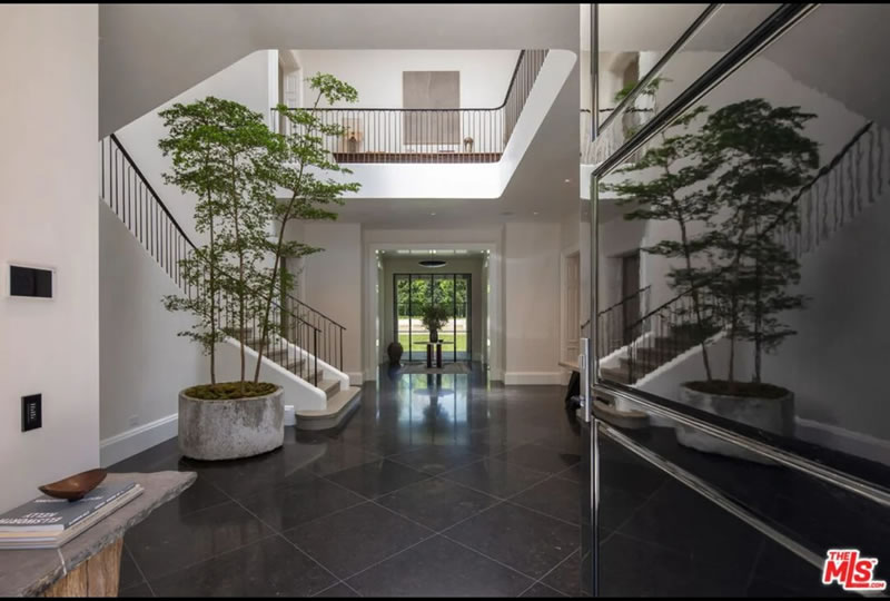 How to Decorate with Stone Indoors