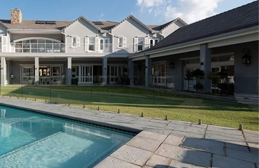 best suited  FOR YOUR POOL hateaux Flagstone Range