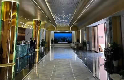 Maintenance of stone surfaces in hotels