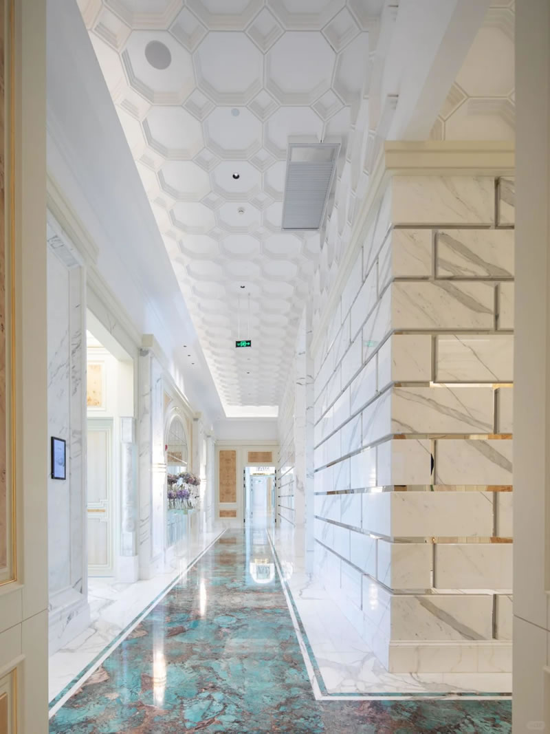 Stone wall cladding for hotels