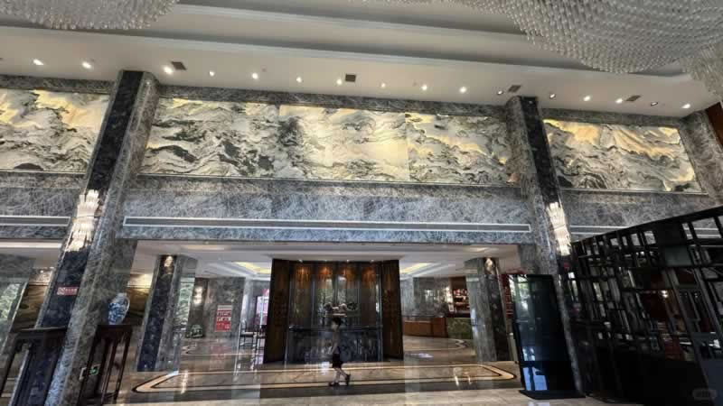Stone wall cladding for hotels