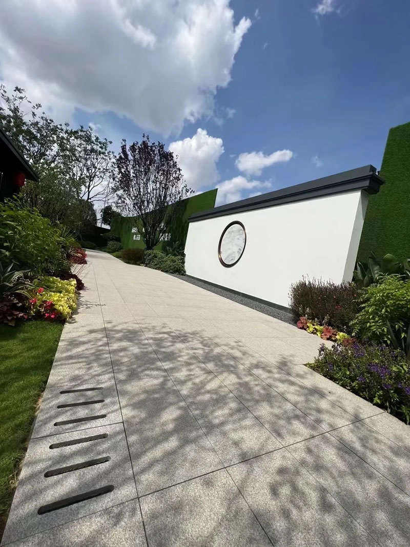 Tumbled Granite Paving for Gardens