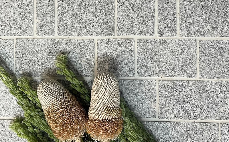 Tumbled Granite Paving for Gardens